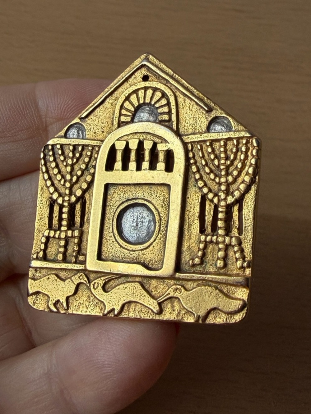 VINTGE MMA METROPOLITAN MUSEUM OF ART SYNAGOGUE JEWISH TEMPLE PENDANT BROOCH PIN - Picture 7 of 16